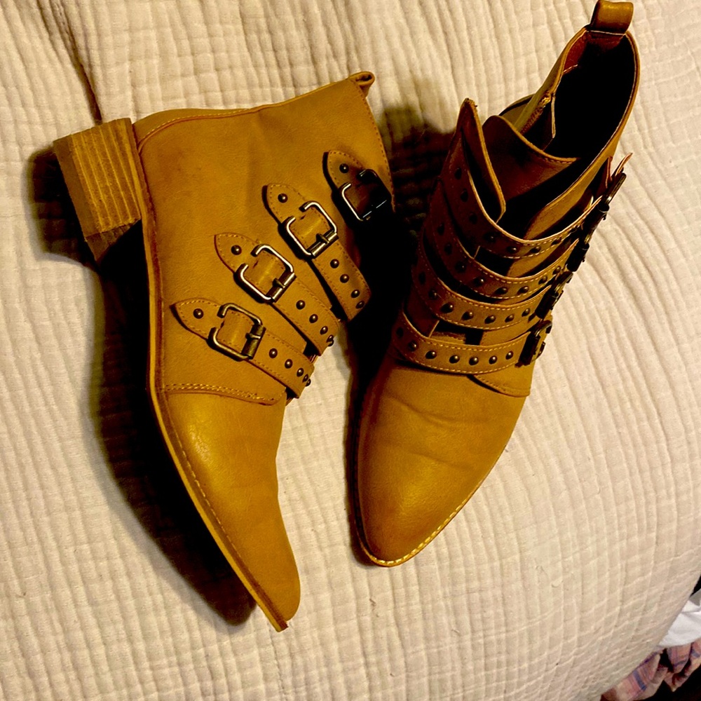 Beast Fashion Buckle Booties Size 9